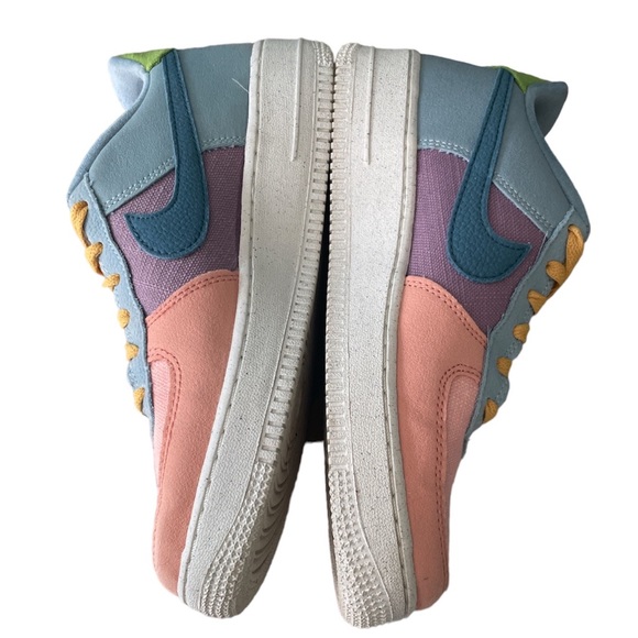 Nike Air Force 1 '07 LV8 "Sun Club"  golden sand color way - Picture 3 of 9